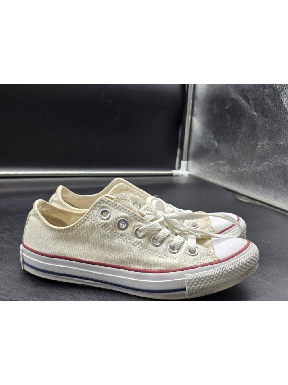 Converse Chuck Taylor All Star Shoes Mens Size 5 White Low Top Sneakers M7652